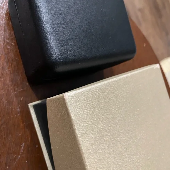 Watch - Picture 4 of 4